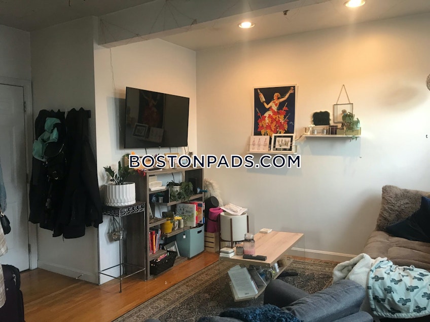 Boston - $2,875 /month