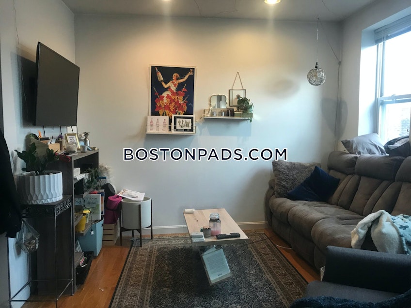 Boston - $2,875 /month