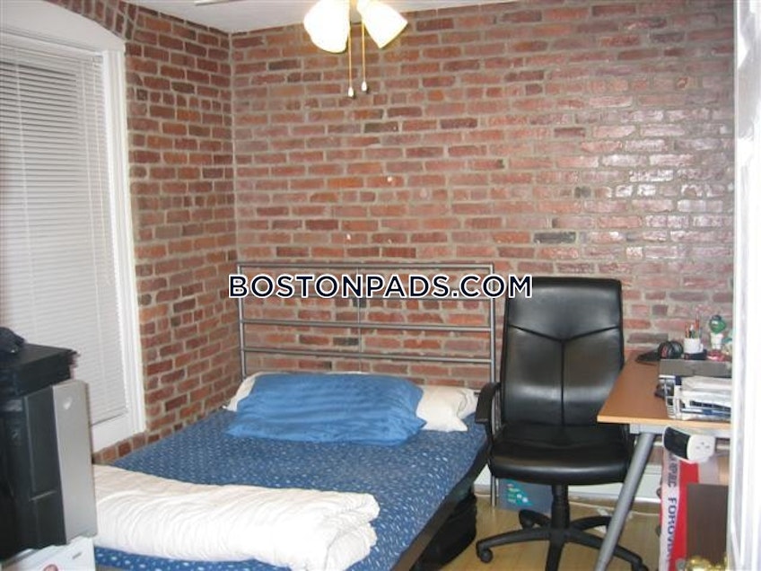 Boston - $4,005 /month