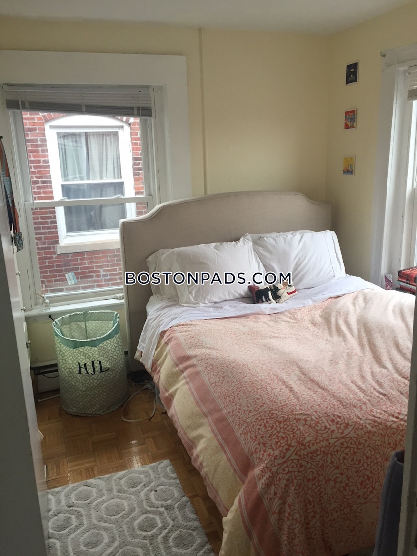 Boston - $4,005 /month