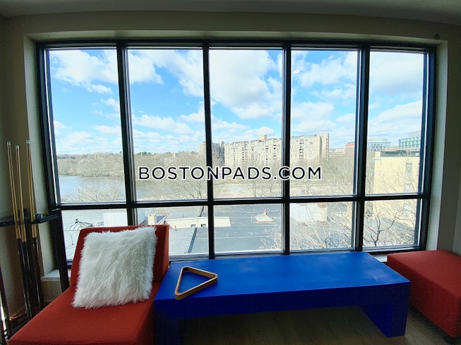 Boston - $4,780 /mo