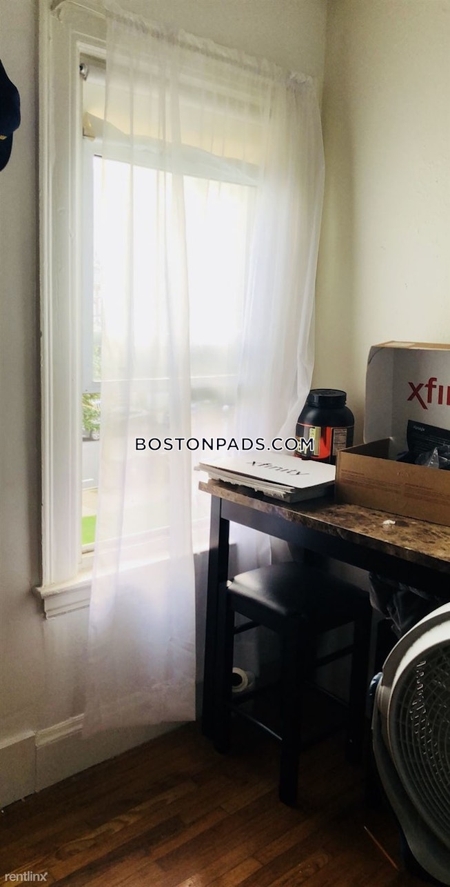 Somerville - $1,900 /mo