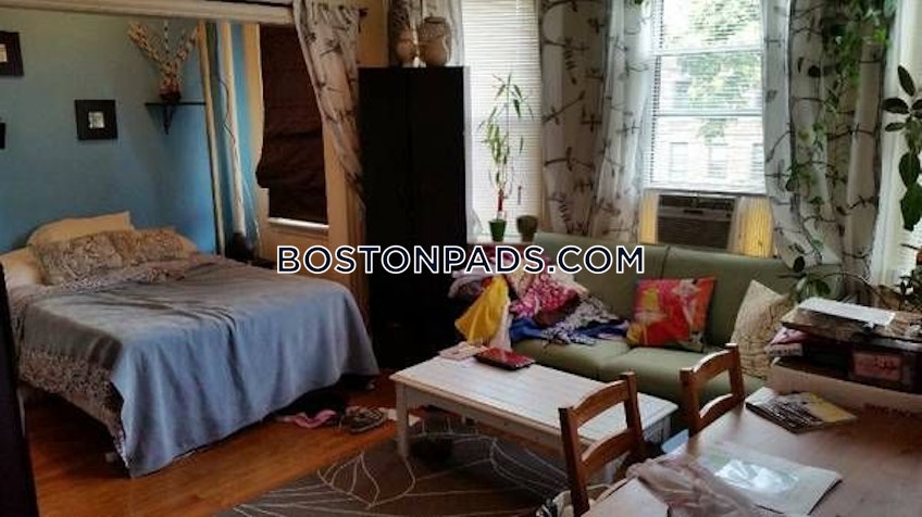 Boston - $2,300 /month