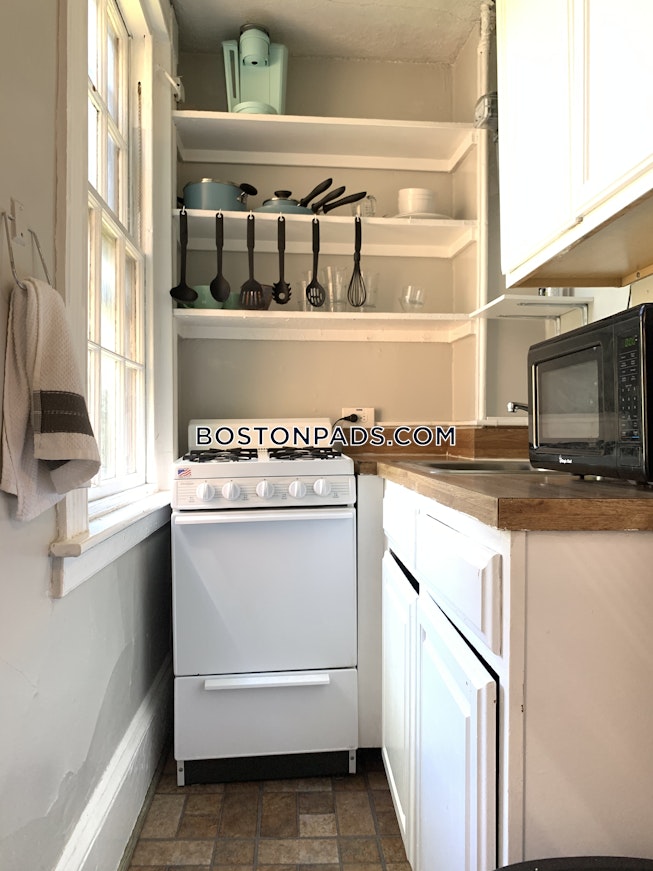 Boston - $2,900 /mo