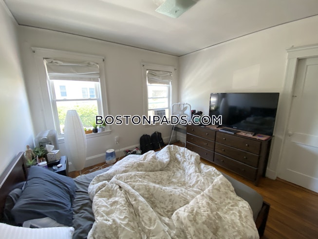 Boston - $2,300 /mo