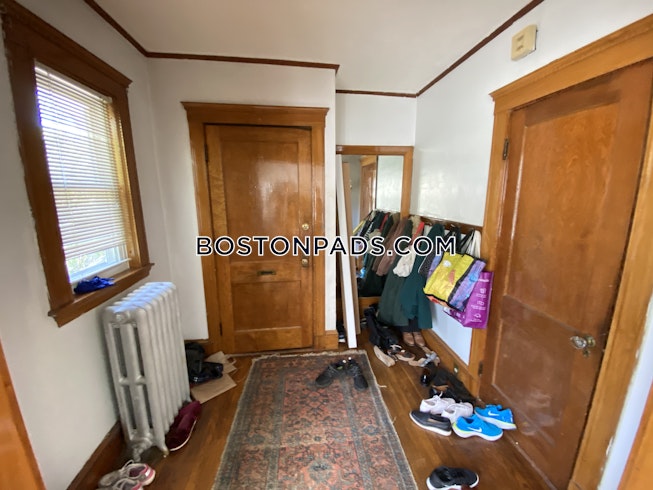 Boston - $2,300 /mo