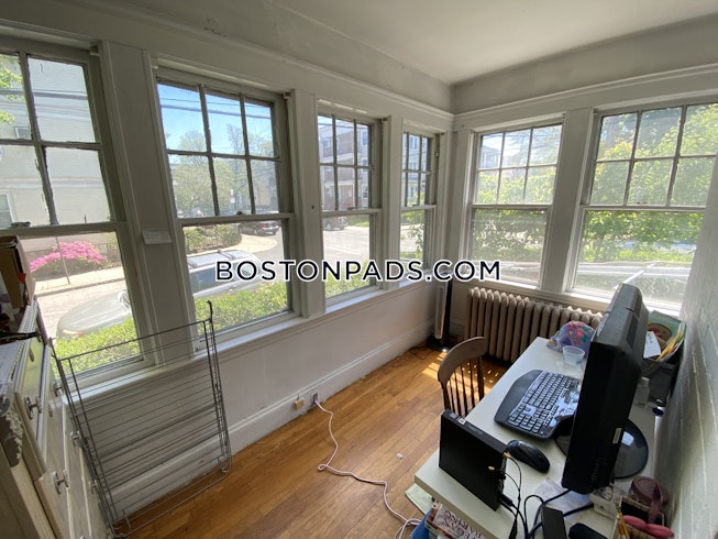 Boston - $2,300 /mo