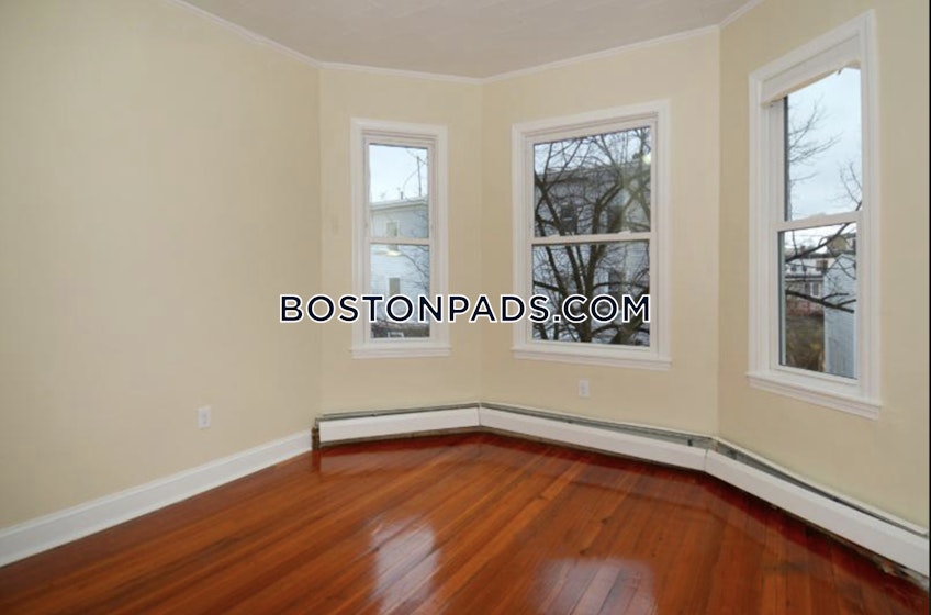 Boston - $2,800 /month