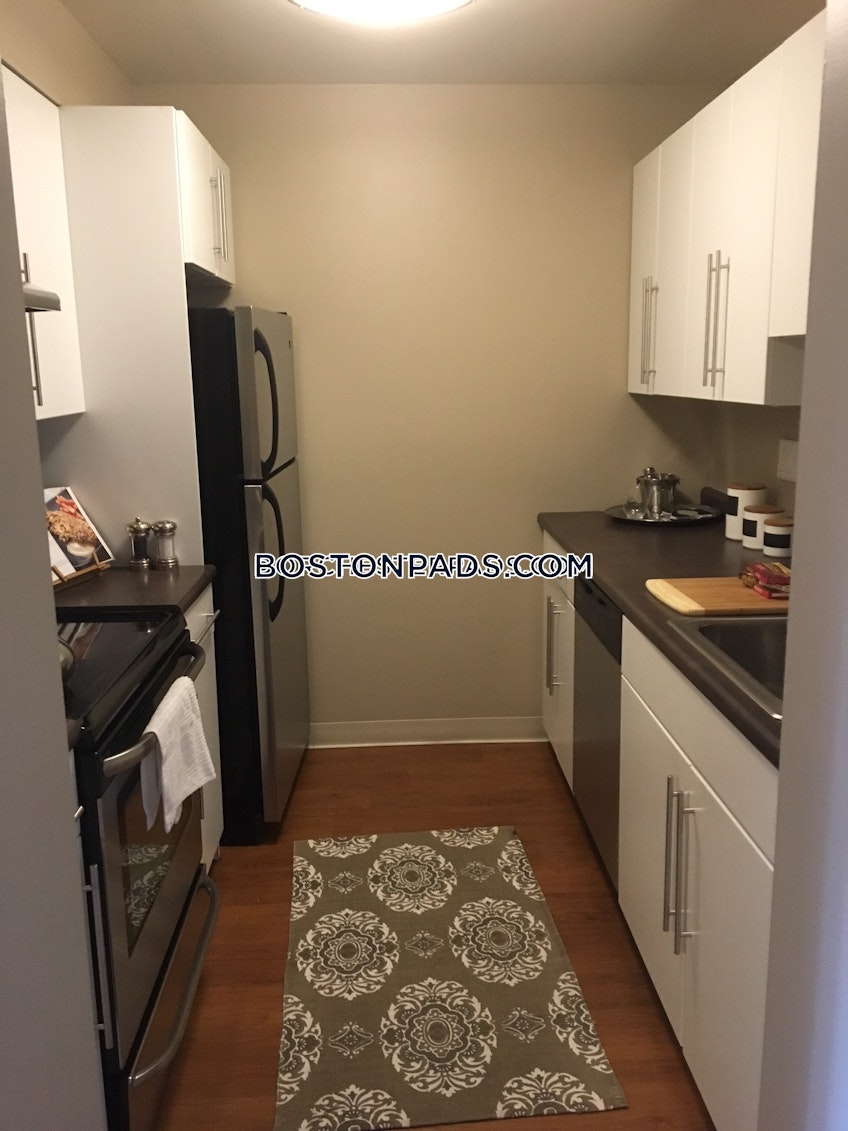 Boston - $3,476 /month