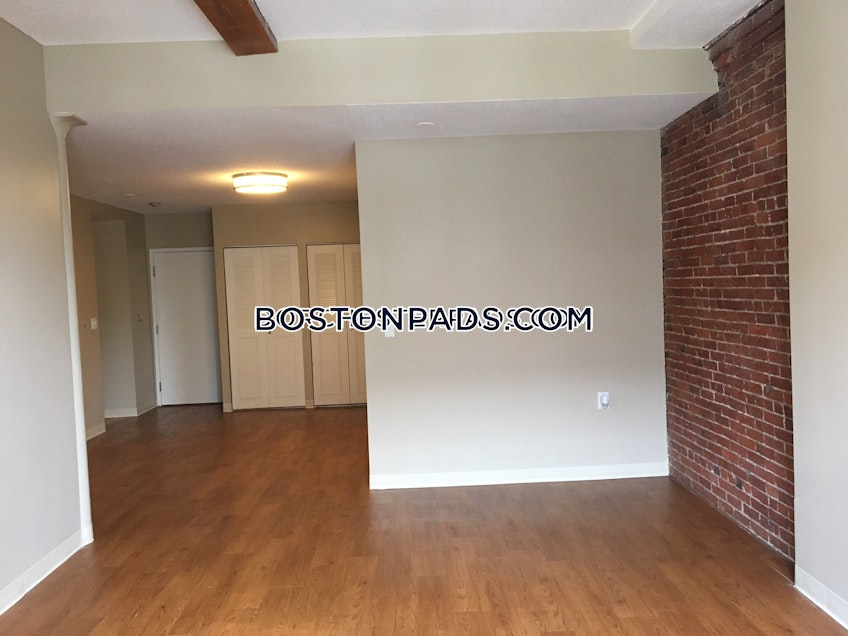 Boston - $3,268 /month