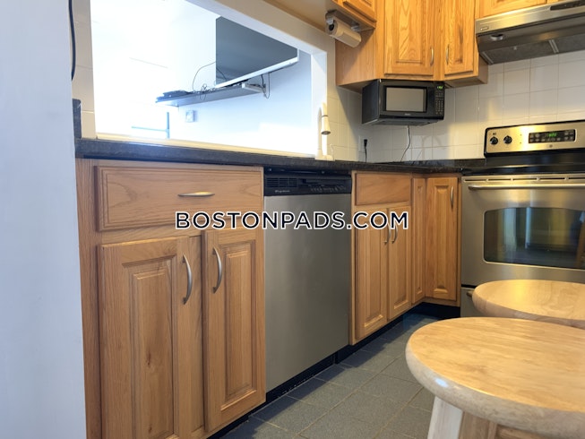 Boston - $1,950 /mo