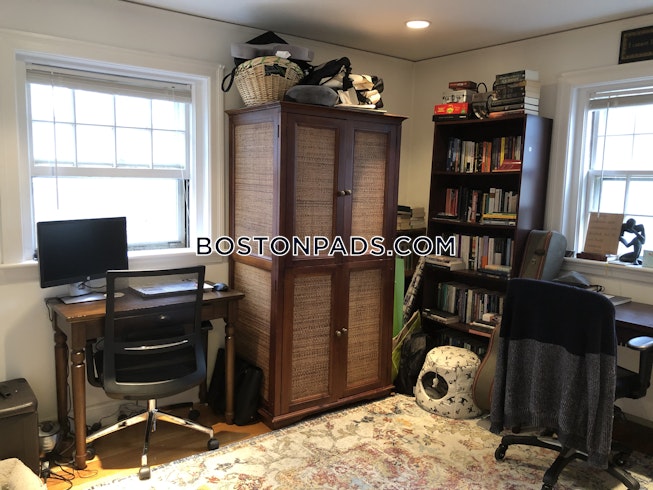 Newton - $2,800 /mo