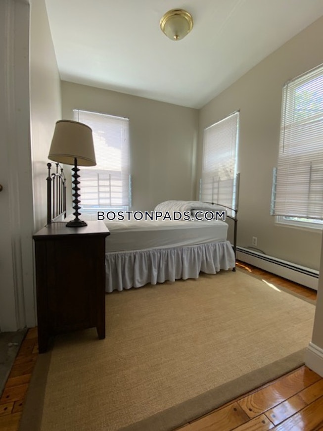 Boston - $2,600 /mo