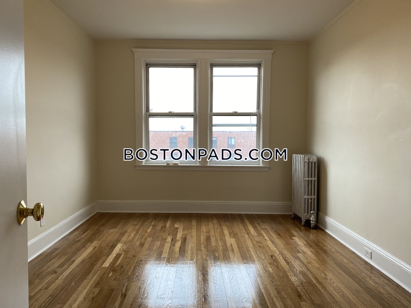Boston - $2,825 /month