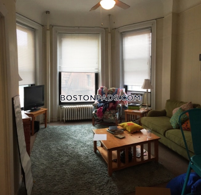 Boston - $2,800 /mo