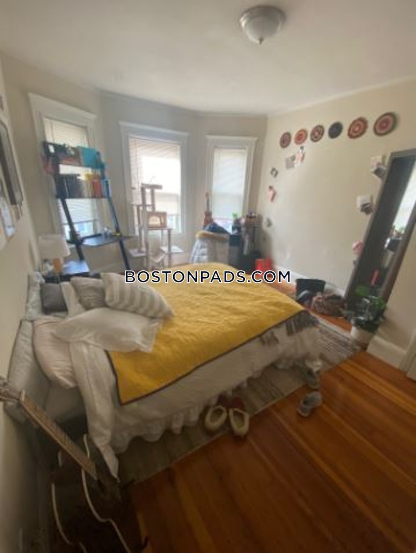 Boston - $3,100 /month