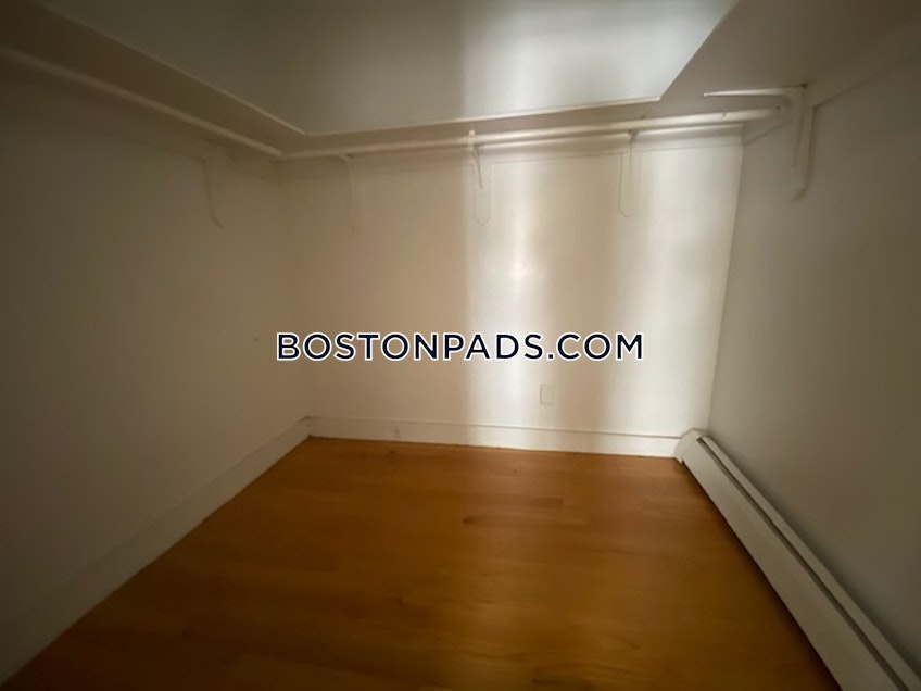 Boston - $2,300 /month