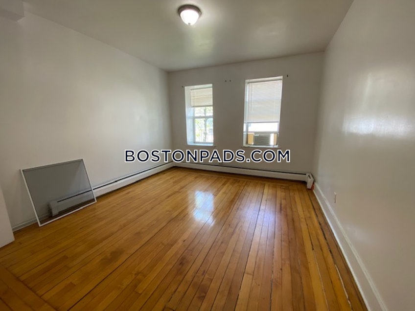 Boston - $2,300 /month