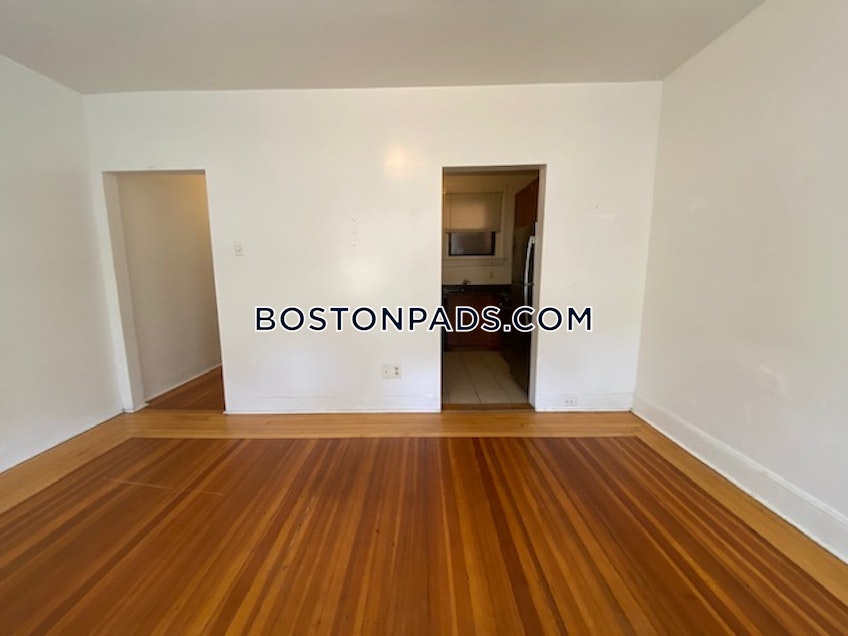 Boston - $2,300 /month