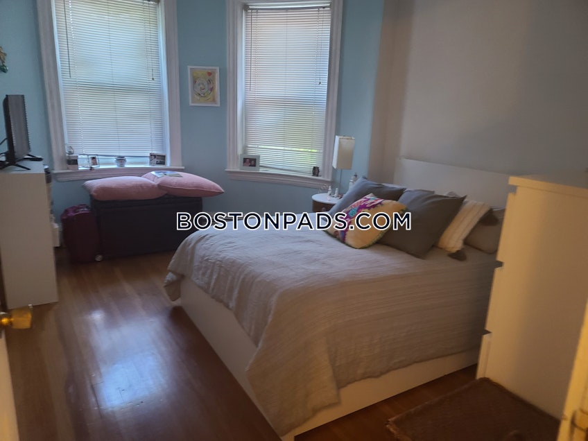 Brookline - $2,350 /month