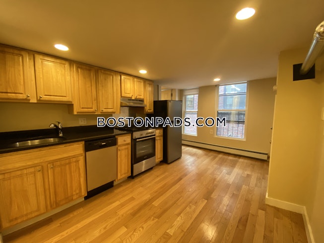 Boston - $2,350 /mo