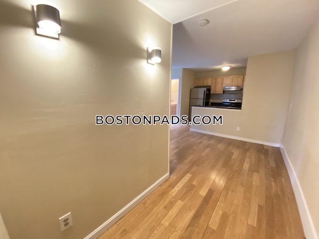 Boston - $3,200 /mo