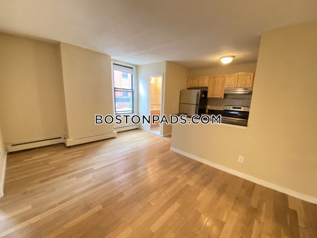 Boston - $3,200 /mo