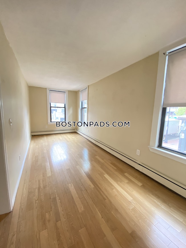 Boston - $3,200 /mo