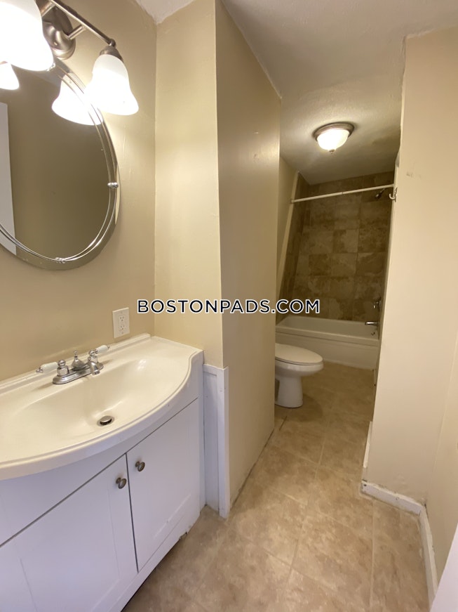 Boston - $3,200 /mo