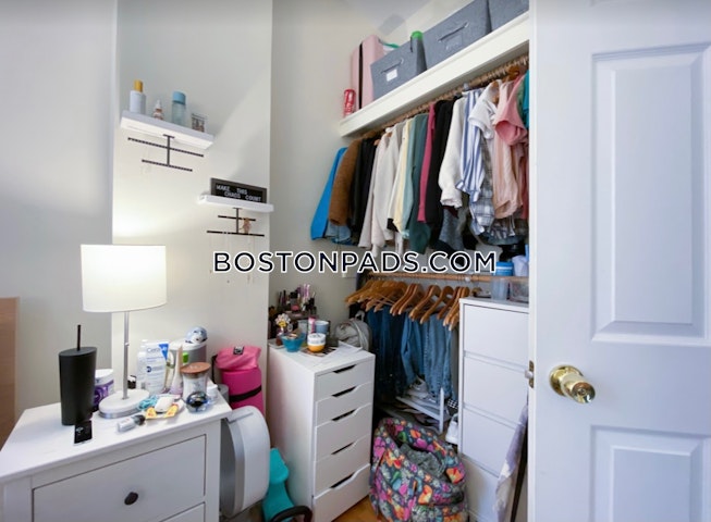 Boston - $4,900 /mo