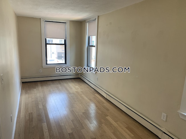 Boston - $3,200 /mo