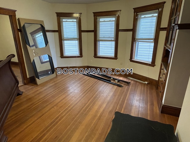 Boston - $4,000 /mo