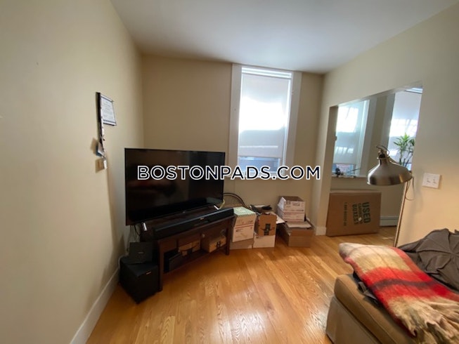 Boston - $2,350 /mo