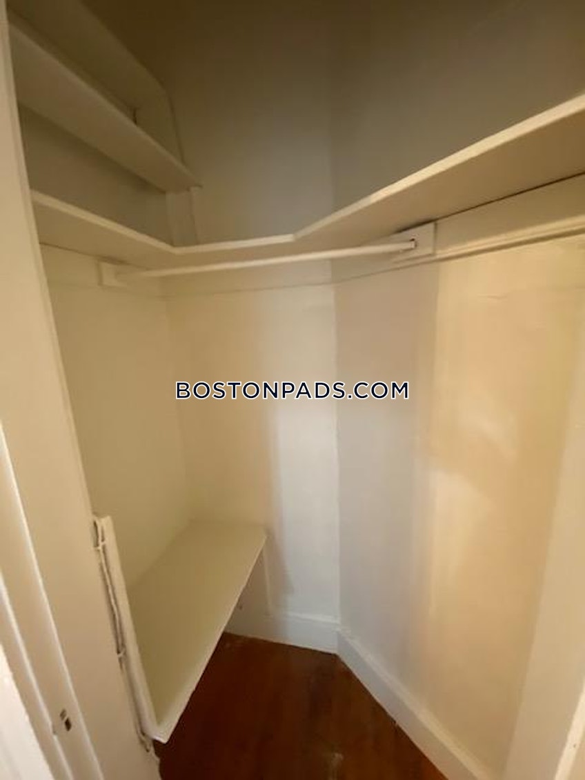 Boston - $2,400 /month