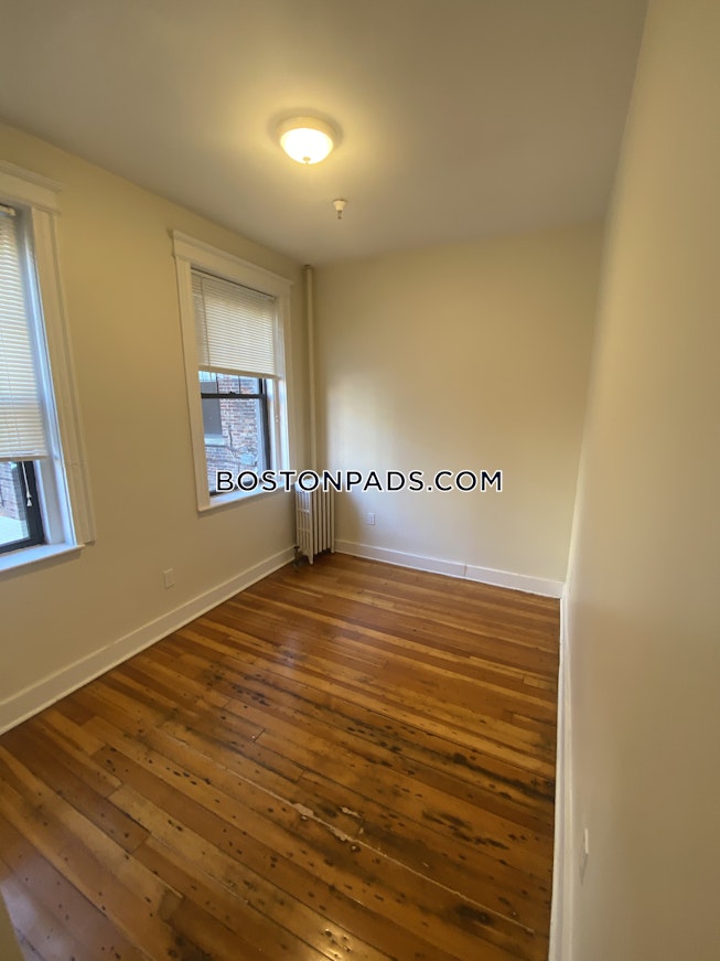 Boston - $3,100 /mo