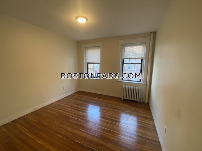 Boston - $3,100 /mo