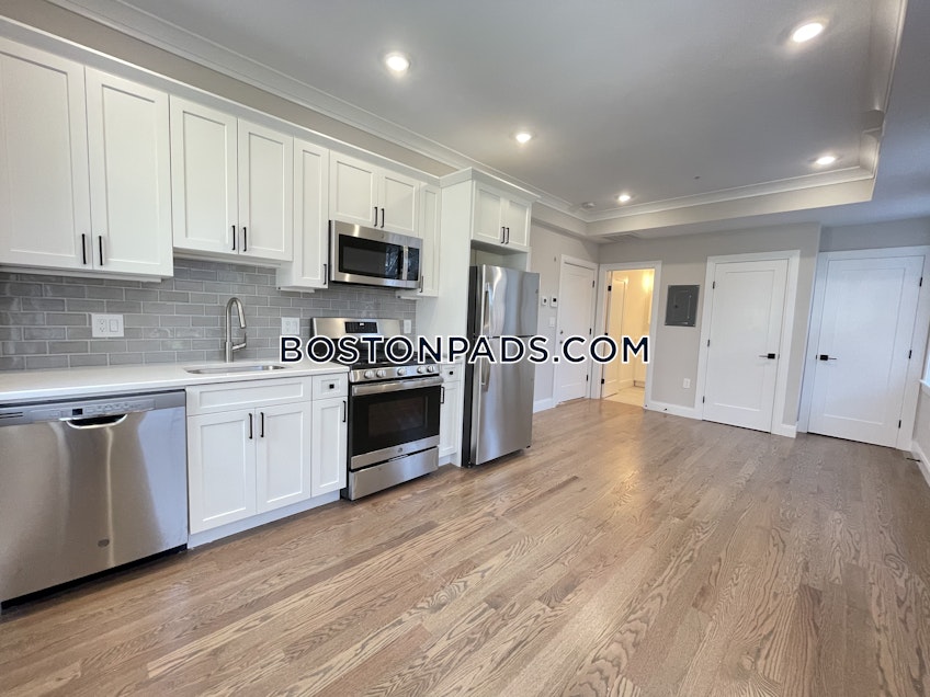 Boston - $2,895 /month