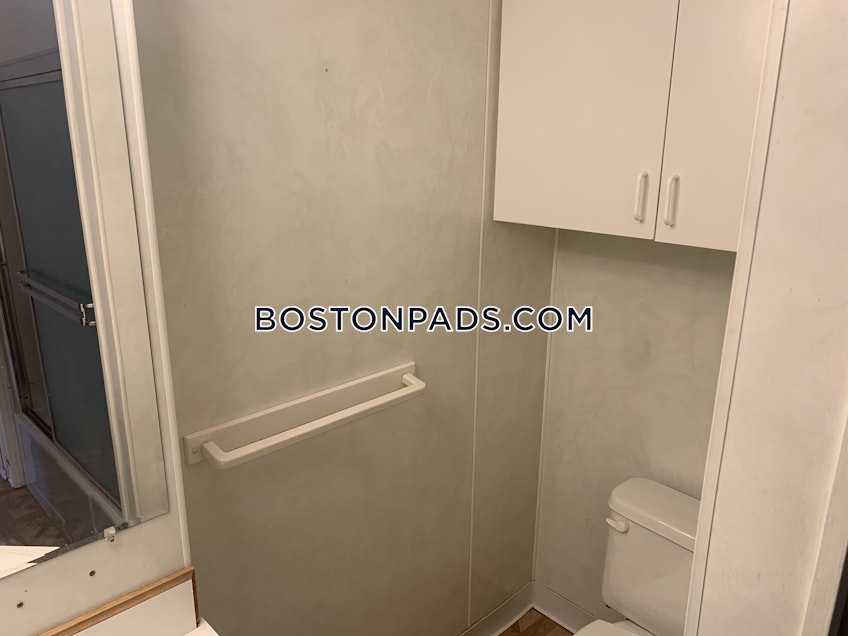 Boston - $2,200 /month