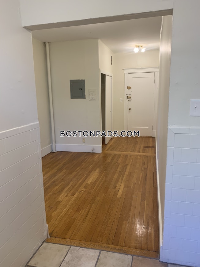 Boston - $1,950 /mo