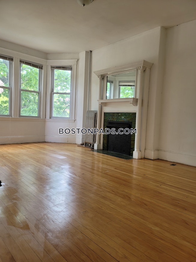 Boston - $2,175 /mo