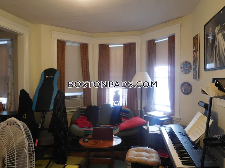 fenwaykenmore-apartment-for-rent-studio-1-bath-boston-2495-4618077 