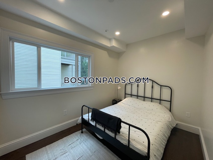 Boston - $5,200 /month