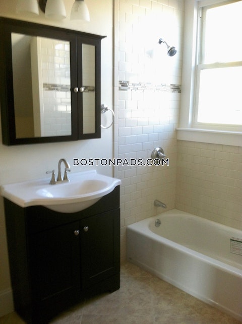 Saratoga St. Boston photo 25