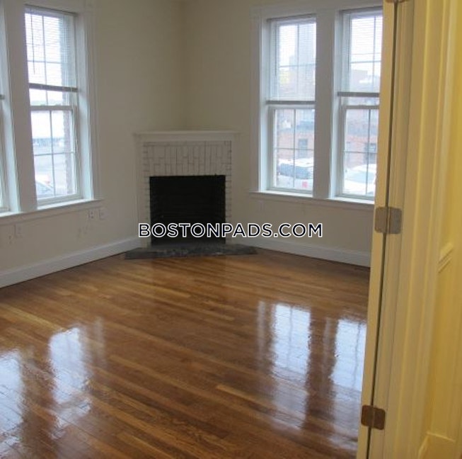 Boston - $2,995 /mo