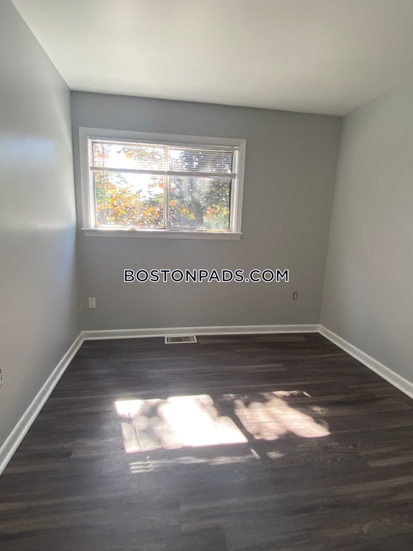 Boston - $3,900 /month