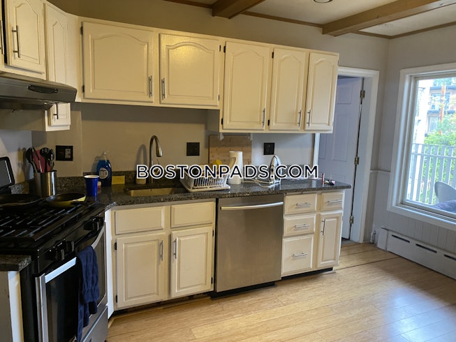 Boston - $4,200 /mo