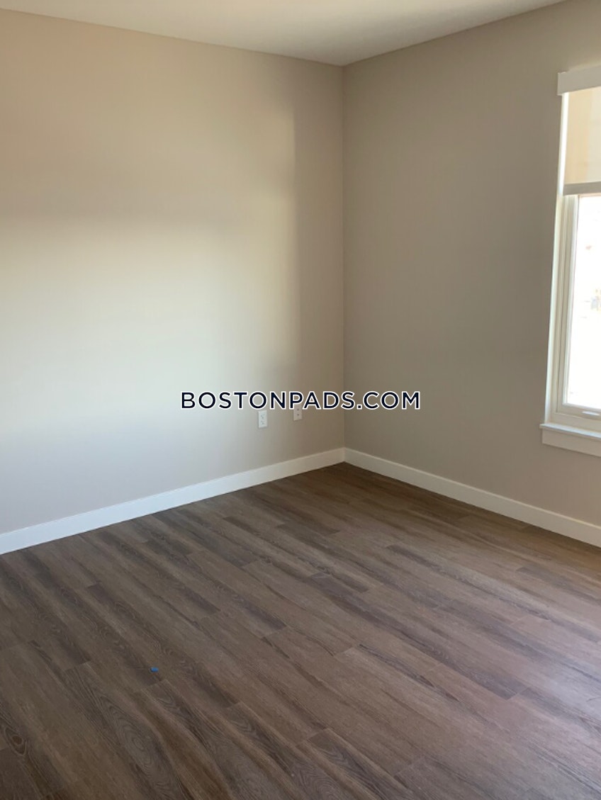 Boston - $2,979 /month