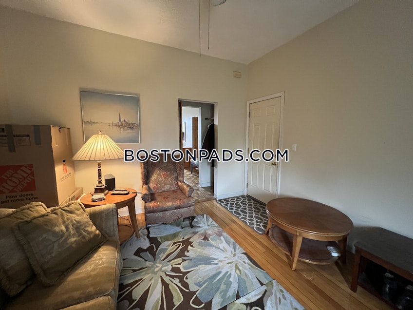 Boston - $2,300 /month