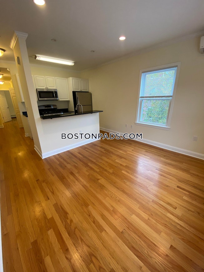 Cambridge - $2,440 /mo