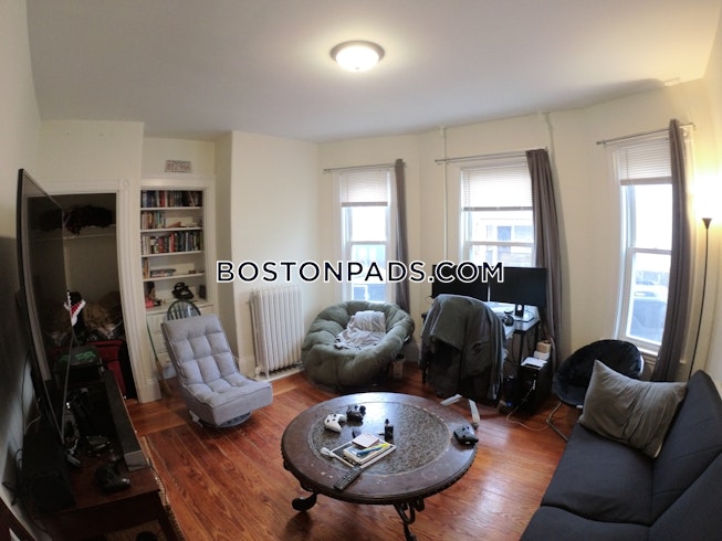 Boston - $3,400 /mo